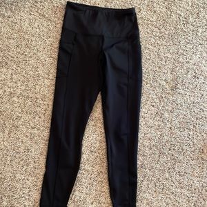 Black leggings with side pockets